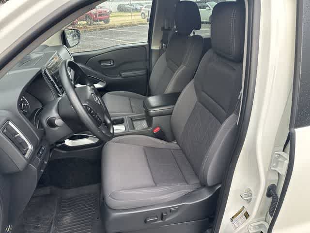Used 2025 Nissan Frontier SV RWD image 14