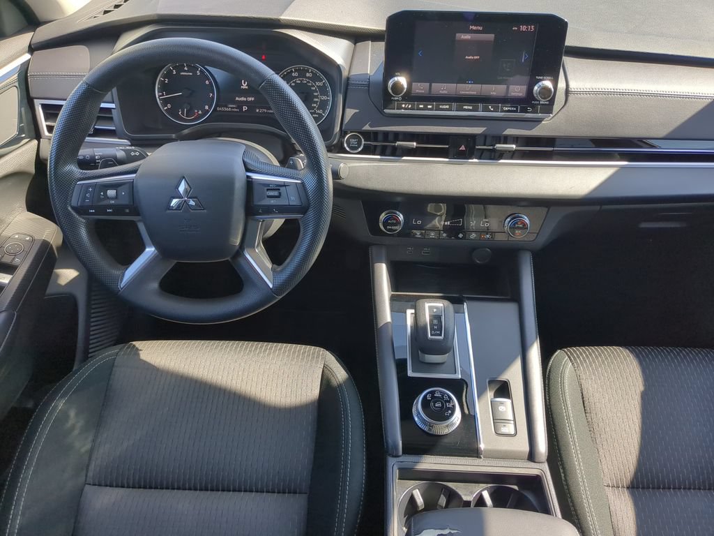 Used 2024 Mitsubishi Outlander ES FWD image 12
