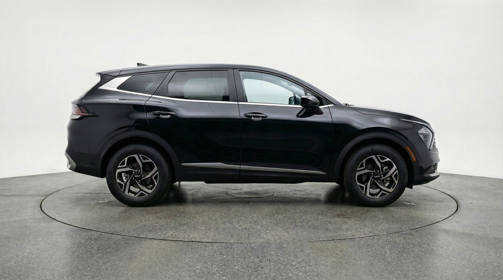 Used 2025 Kia Sportage LX image 11