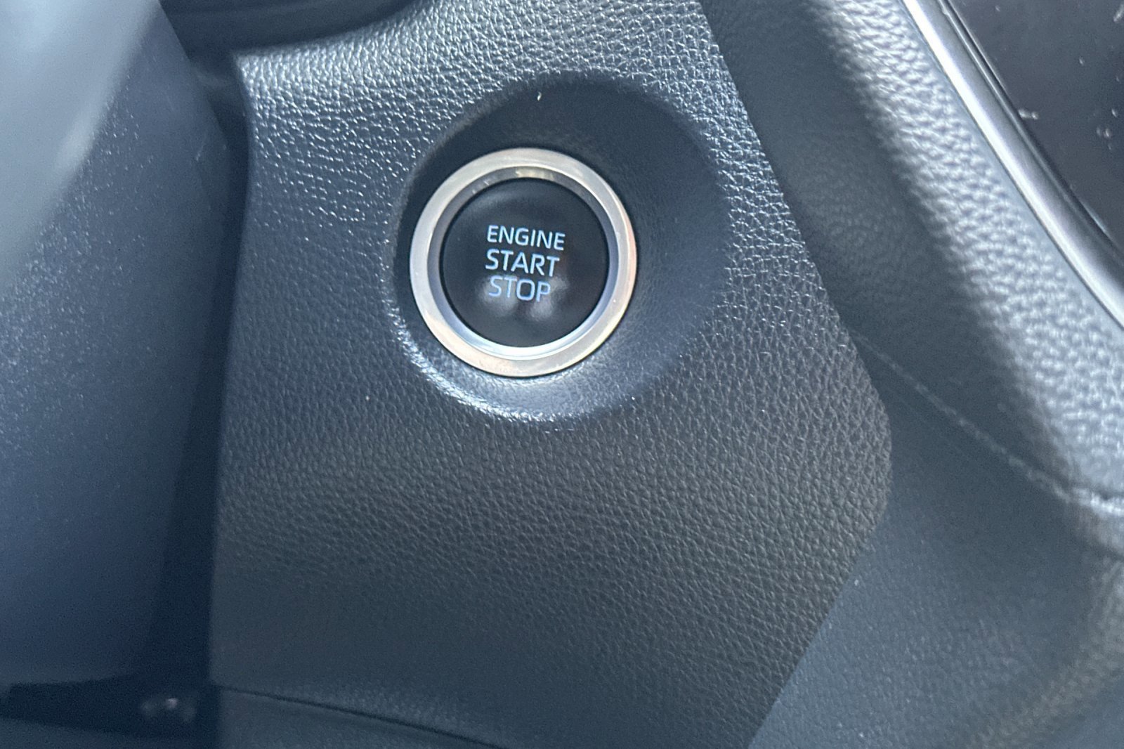Used 2022 Toyota Corolla Cross LE image 23