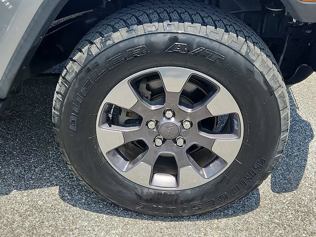 Used 2018 Jeep Wrangler Unlimited Sahara w/ Dual Top Group AWD/4WD image 8