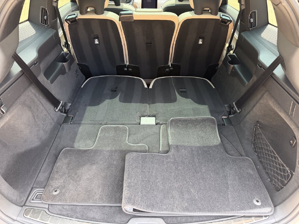 Certified 2025 Volvo EX90 Plus AWD/4WD image 27