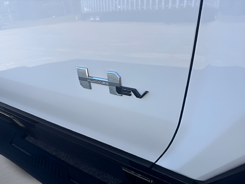 Used 2025 GMC Hummer EV 2X AWD/4WD image 40