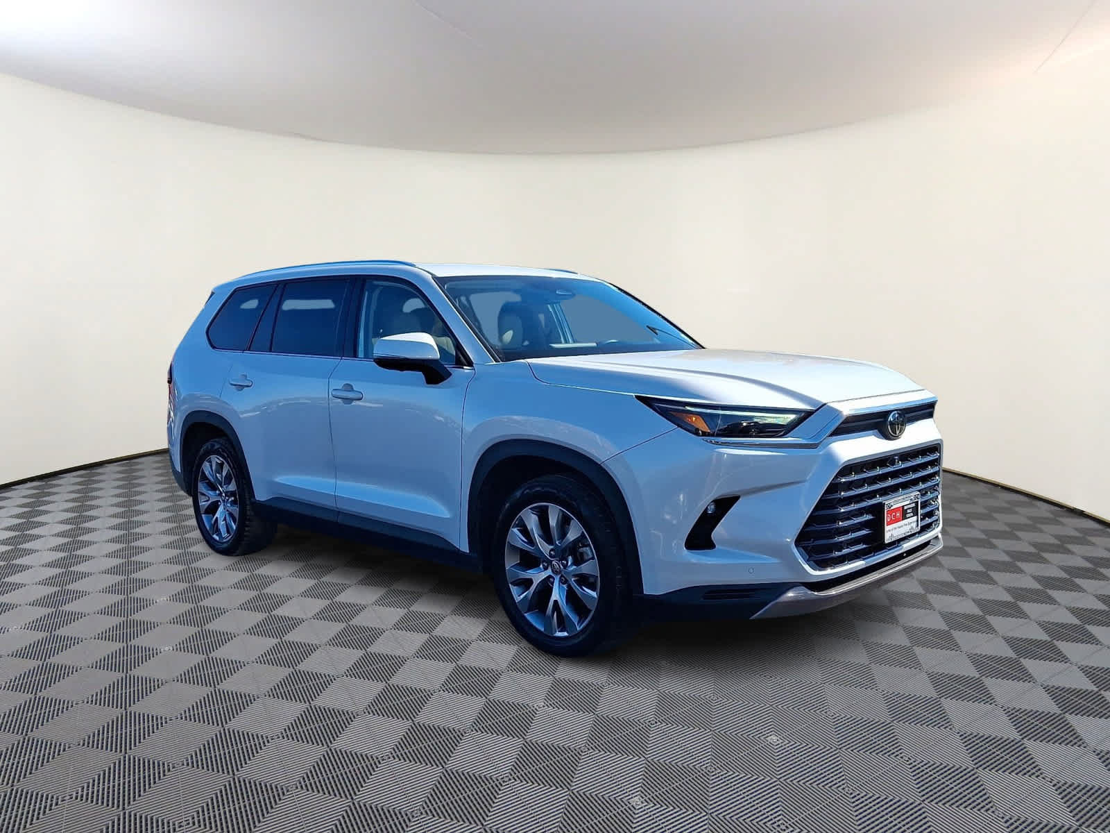 Used 2024 Toyota Grand Highlander AWD image 4