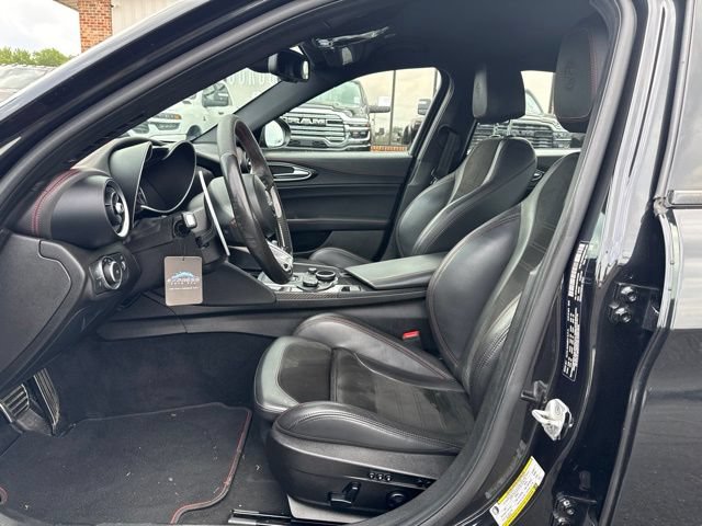 Used 2019 Alfa Romeo Giulia Quadrifoglio w/ Driver Assist Dynamic Package RWD image 23