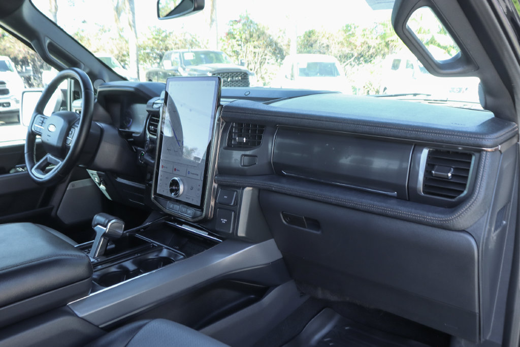 Used 2025 Ford F150 Lightning Lariat AWD/4WD image 38
