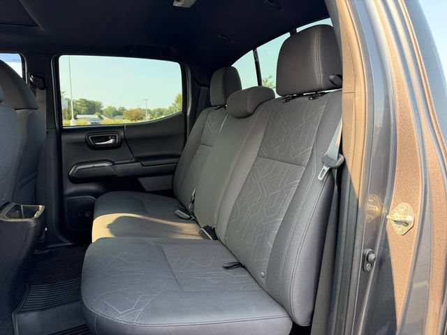 Used 2016 Toyota Tacoma TRD Sport AWD/4WD image 15