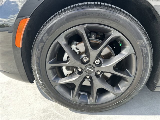 Used 2023 Chrysler Pacifica Touring-L w/ S Appearance Package image 19