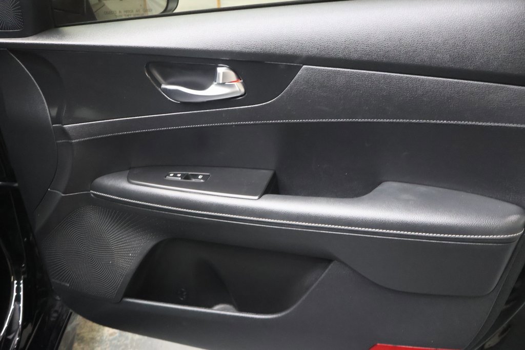 Used 2022 Kia Forte GT-Line w/ GT-Line Premium Package image 12