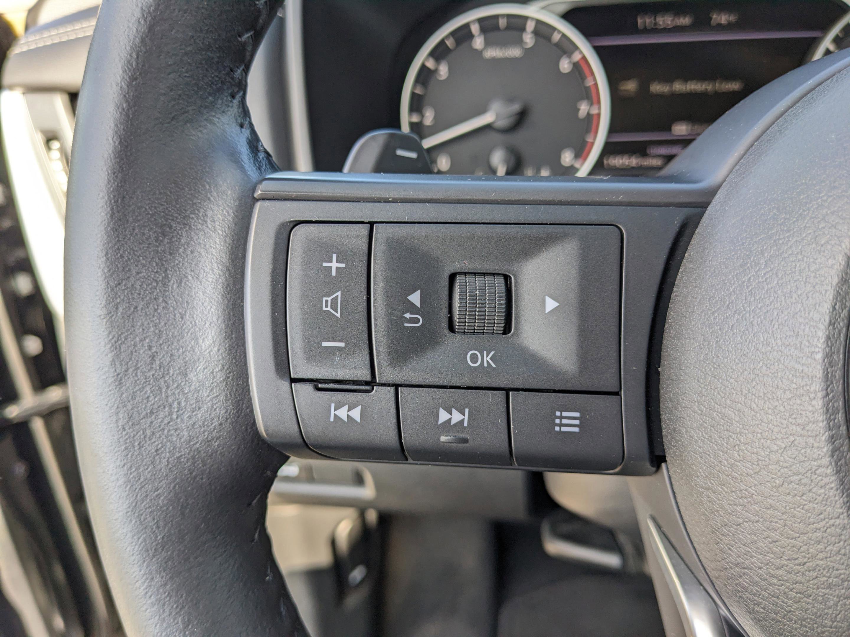 Used 2024 Nissan Rogue SV w/ SV Premium Package image 26