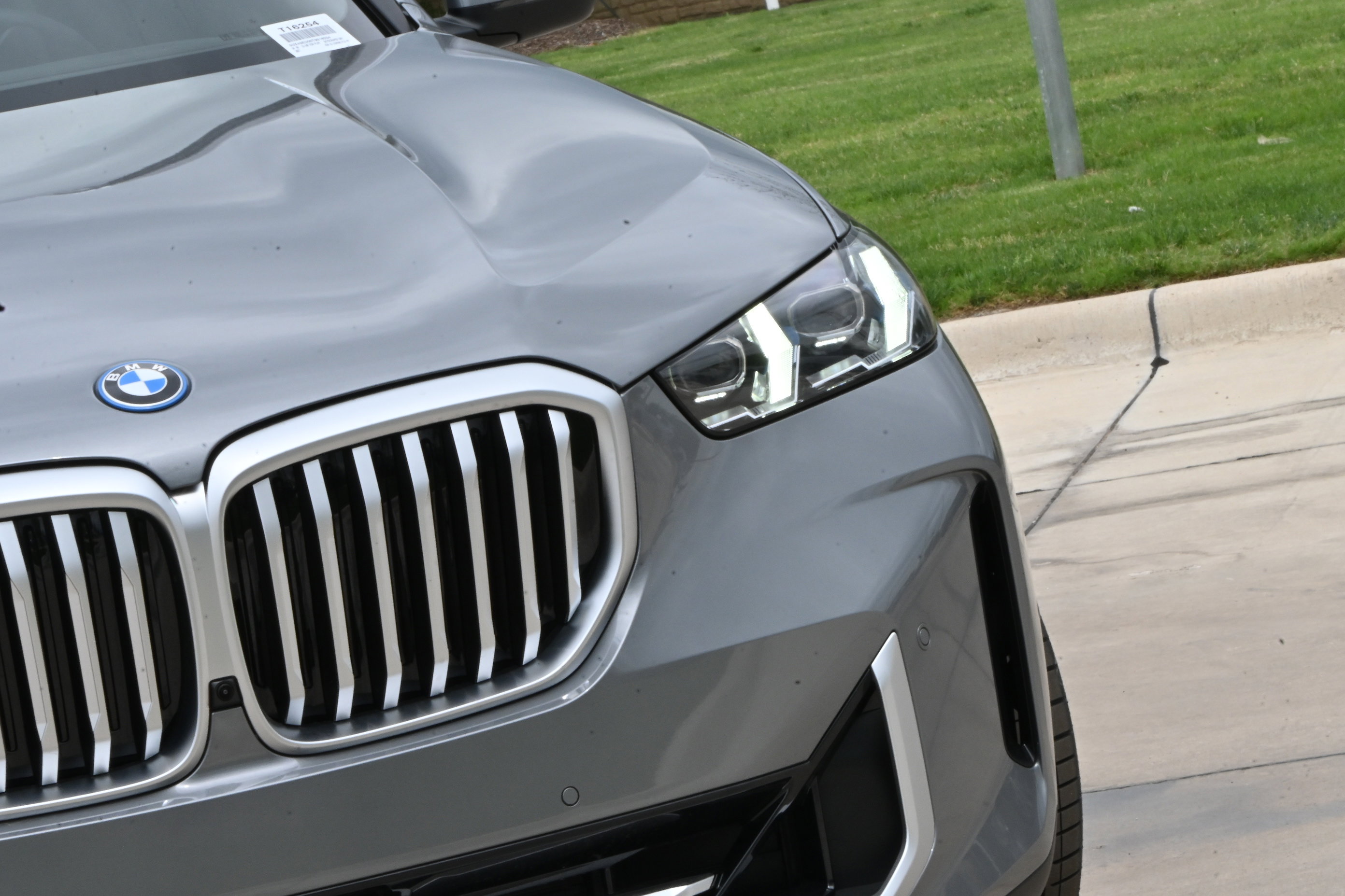 New 2026 BMW X5 xDrive50e w/ Executive Package AWD/4WD image 9