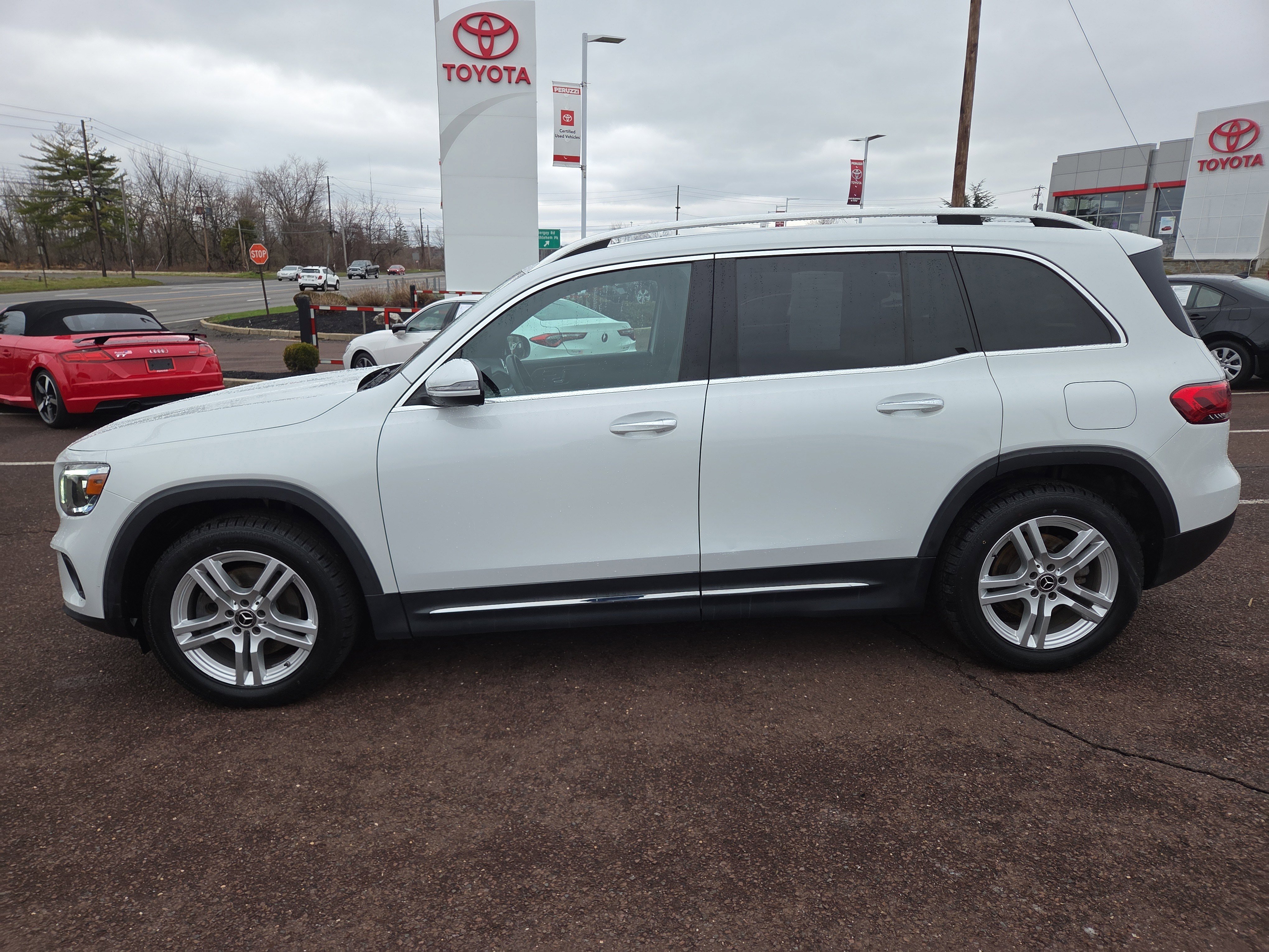 Used 2020 Mercedes-Benz GLB 250 4MATIC image 6
