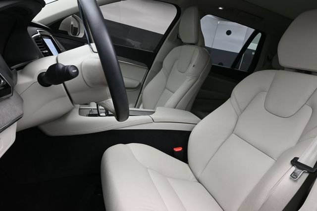 Used 2024 Volvo XC90 B6 Plus w/ Protection Package Premier AWD/4WD image 10