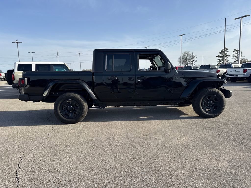 Used 2025 Jeep Gladiator Sport image 7