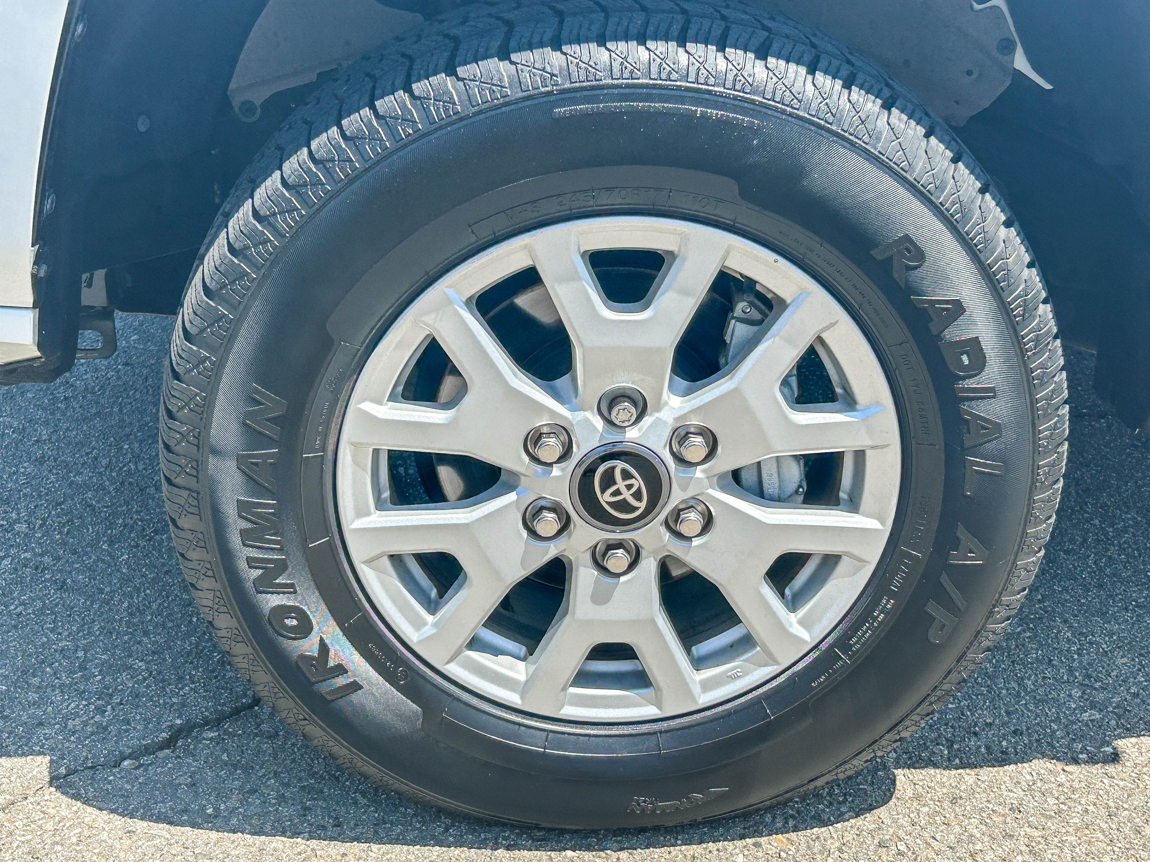Used 2024 Toyota Tacoma SR5 AWD/4WD image 10