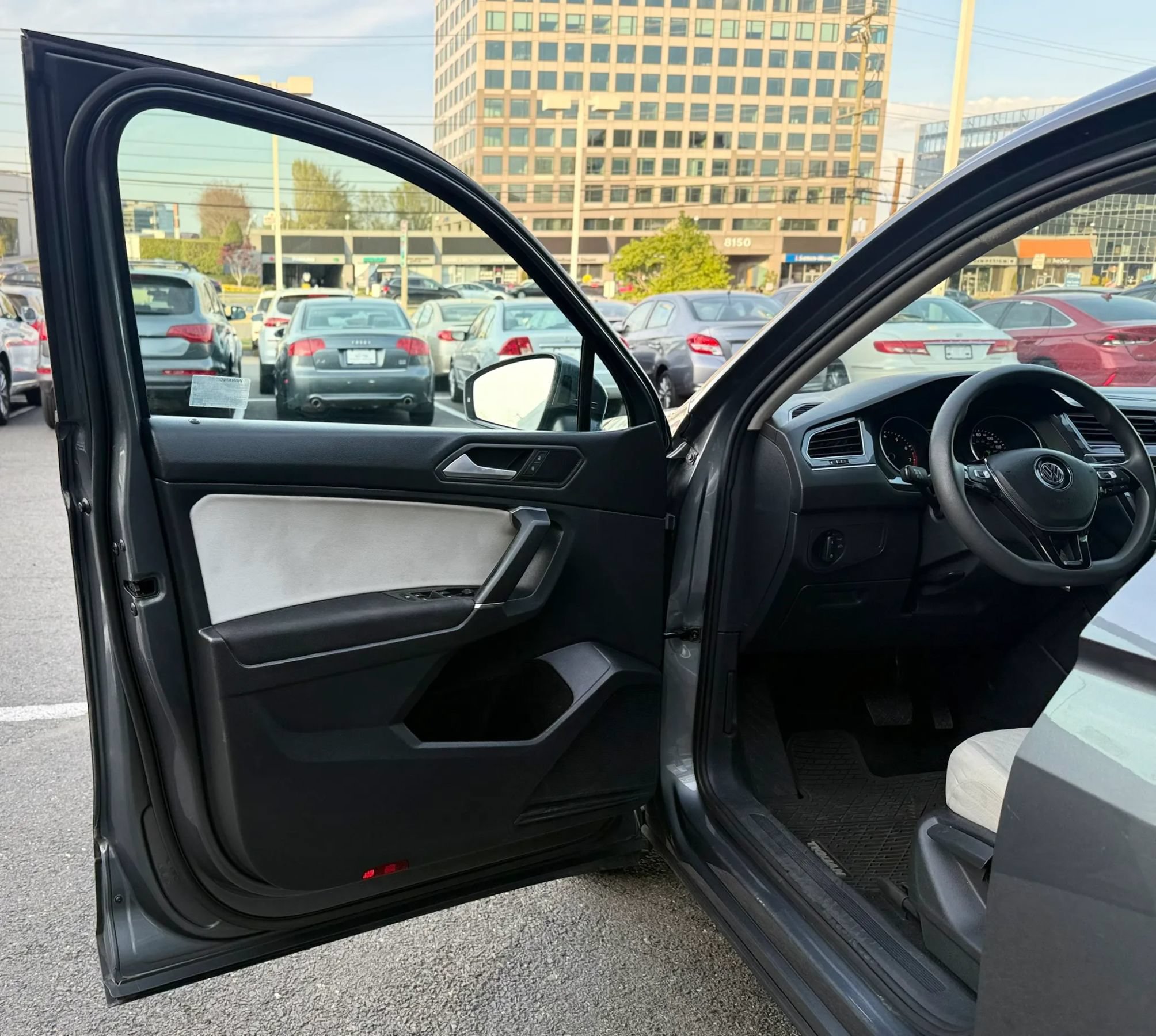 Used 2020 Volkswagen Tiguan S FWD image 8