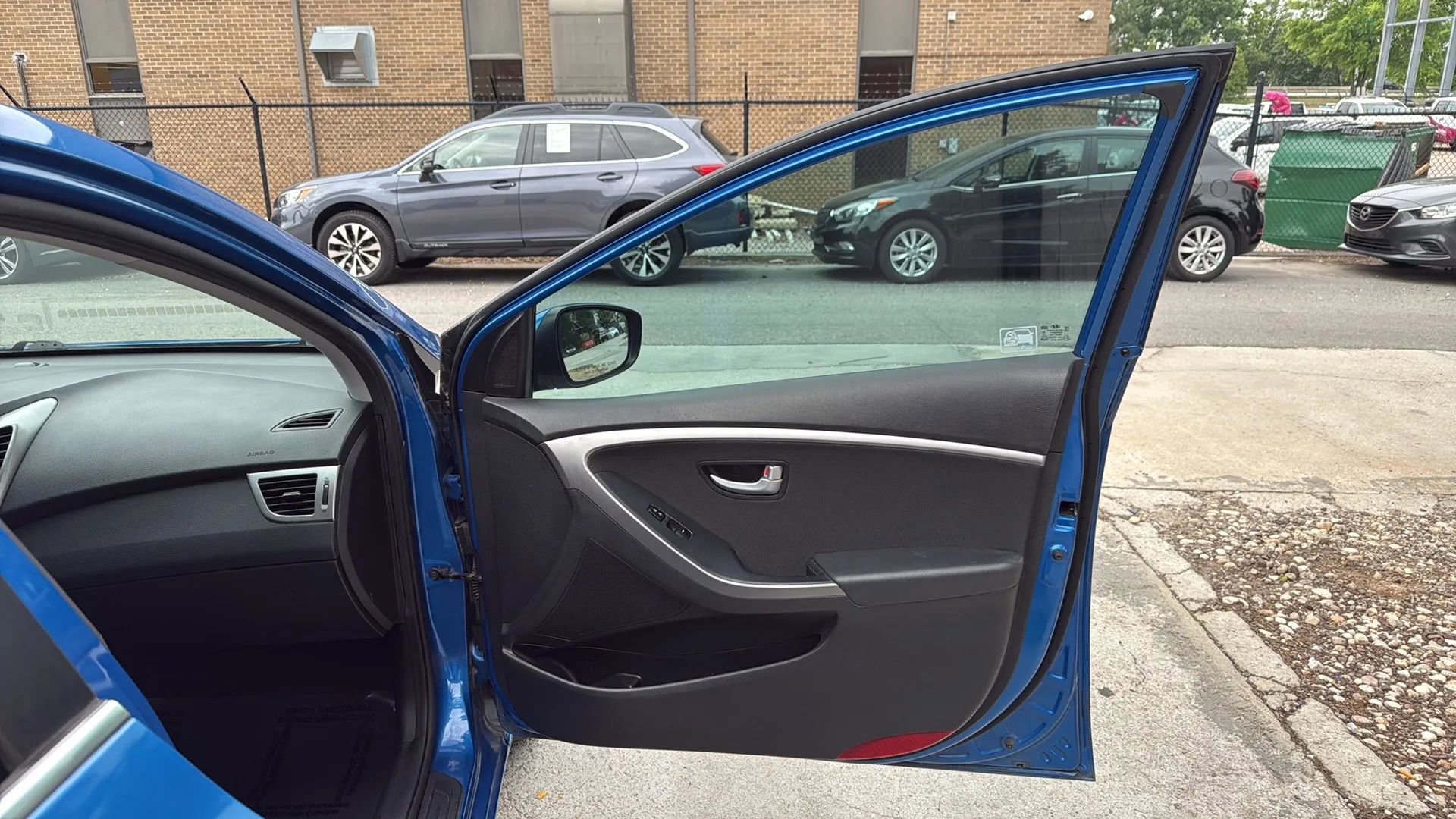 Used 2017 Hyundai Elantra GT FWD image 24