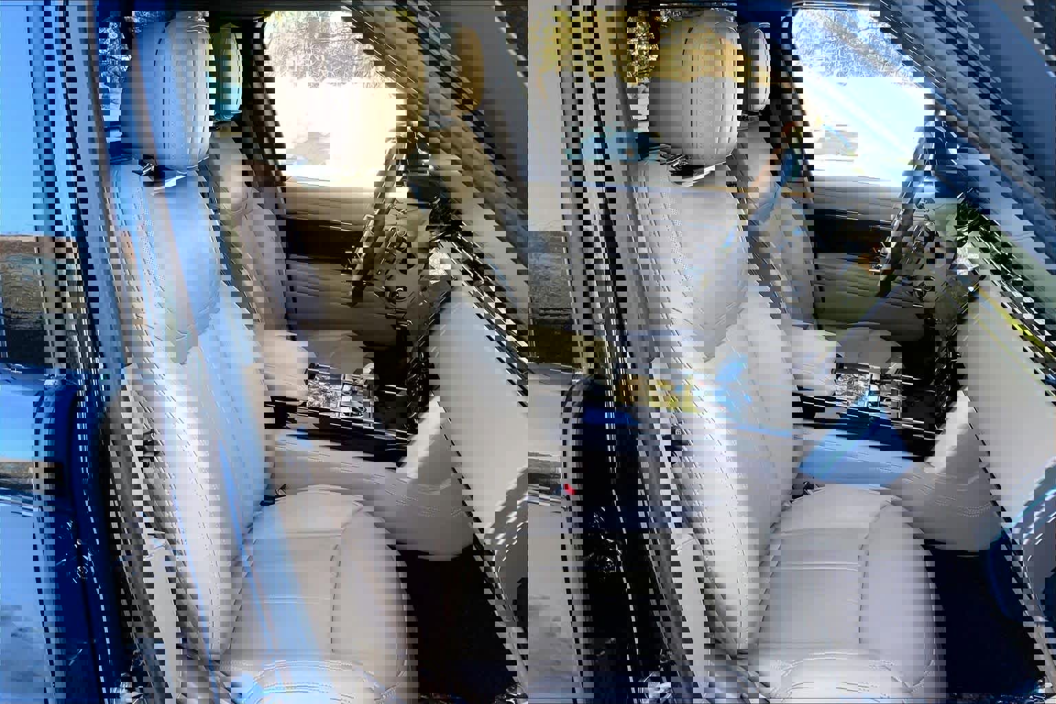 Used 2023 Land Rover Range Rover Autobiography image 8