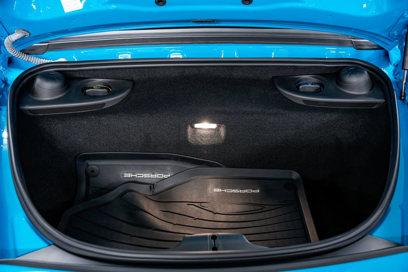 Used 2021 Porsche 718 Boxster RWD image 39