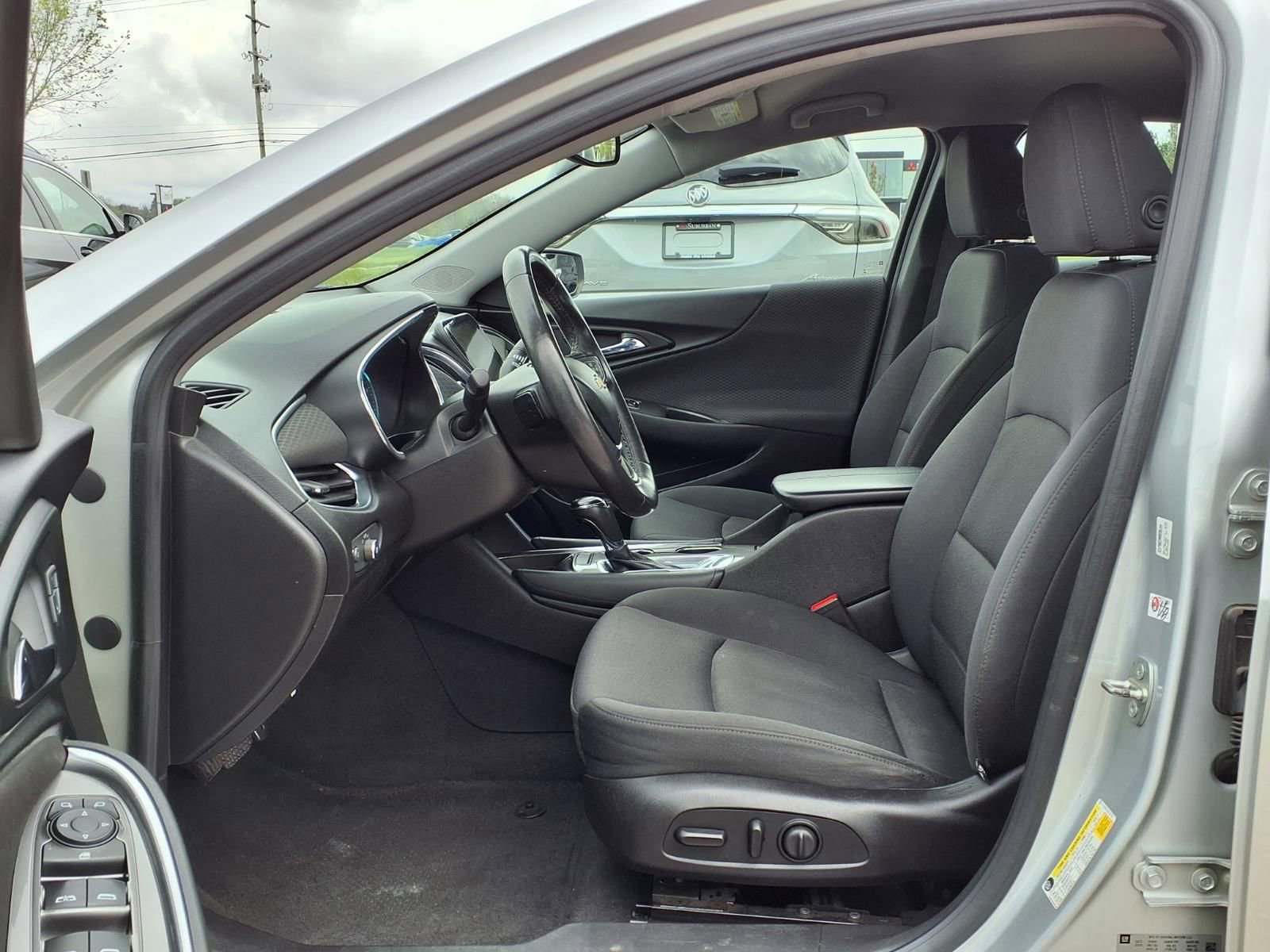 Used 2016 Chevrolet Malibu LT FWD image 17
