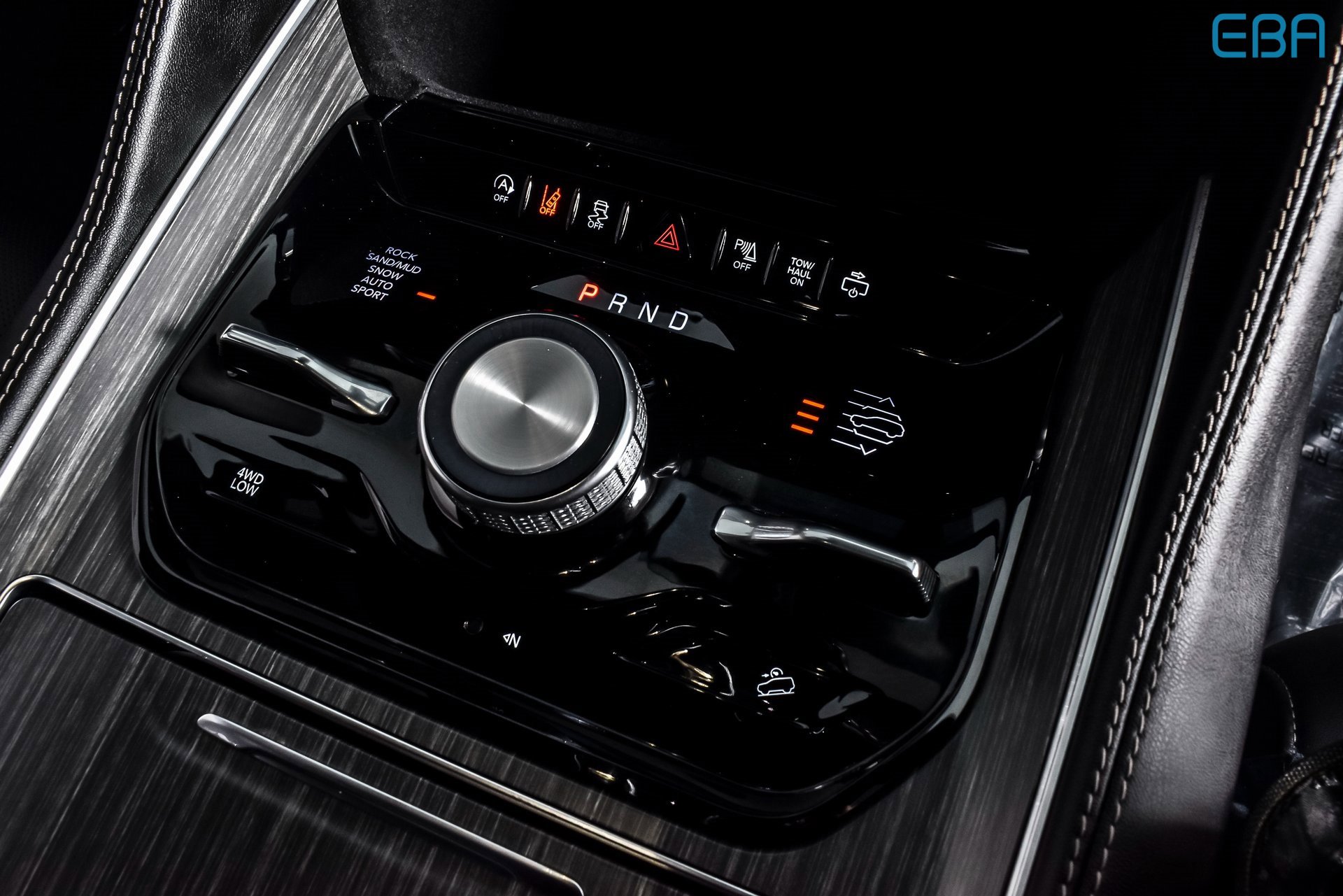 Used 2023 Jeep Wagoneer L Series III w/ Premium Group I image 28