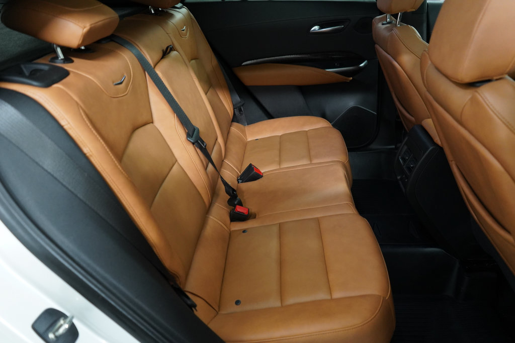 Used 2023 Cadillac XT4 Sport w/ Sun And Sound Package AWD/4WD image 21