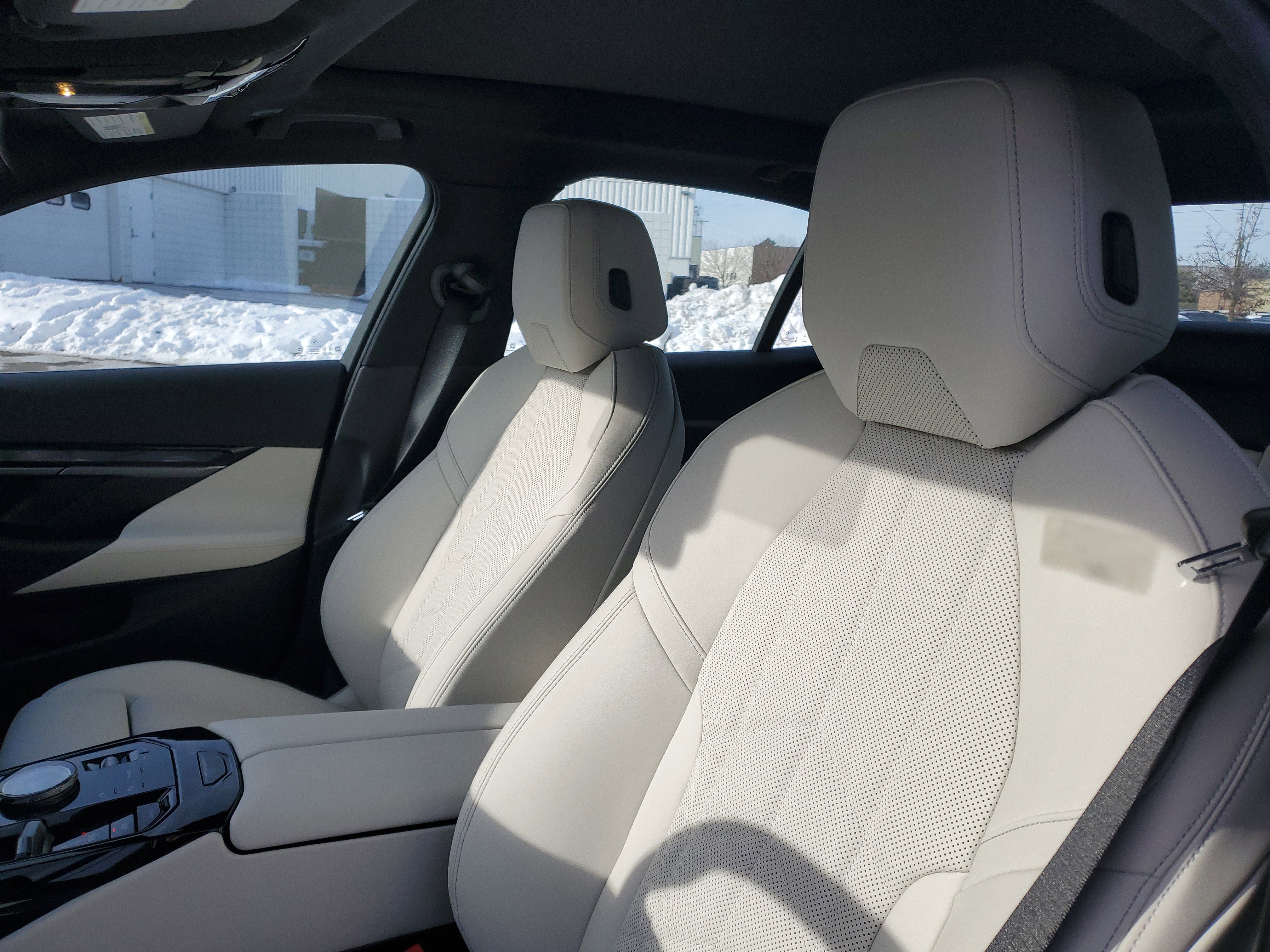 New 2026 BMW 530i xDrive w/ Premium Package image 7