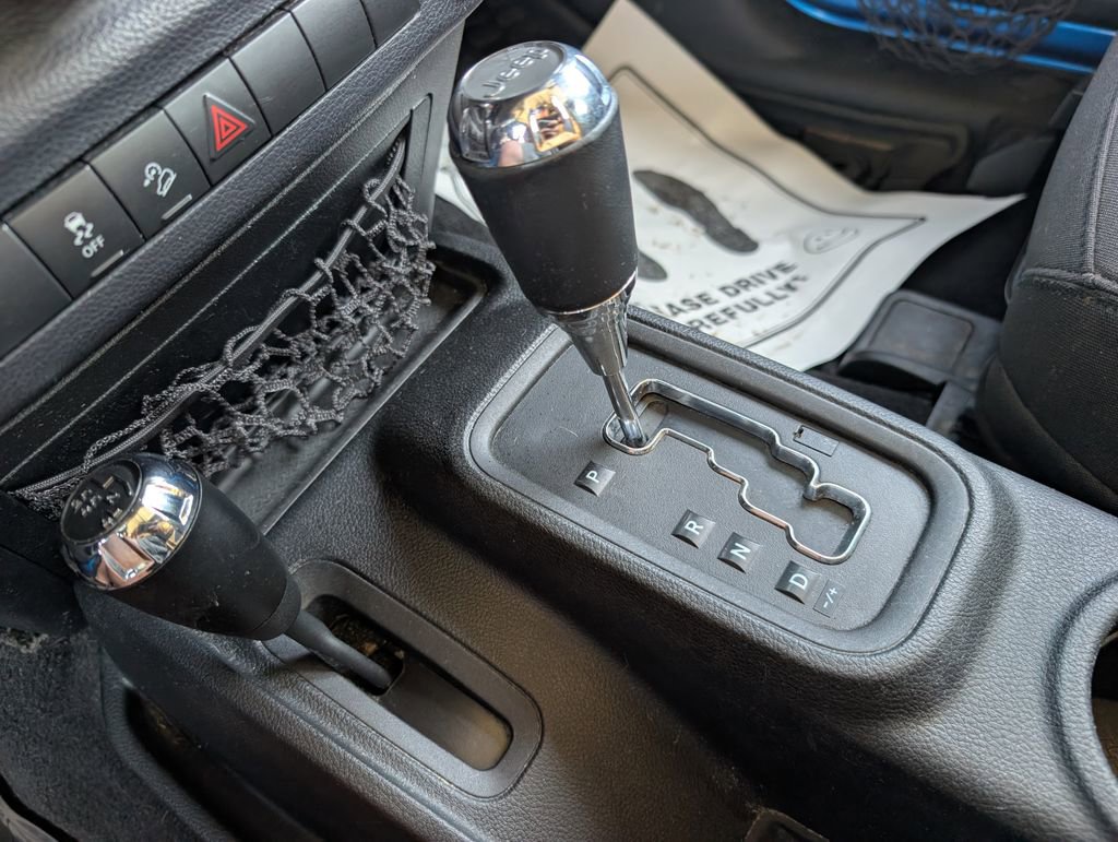 Used 2015 Jeep Wrangler Sport image 24