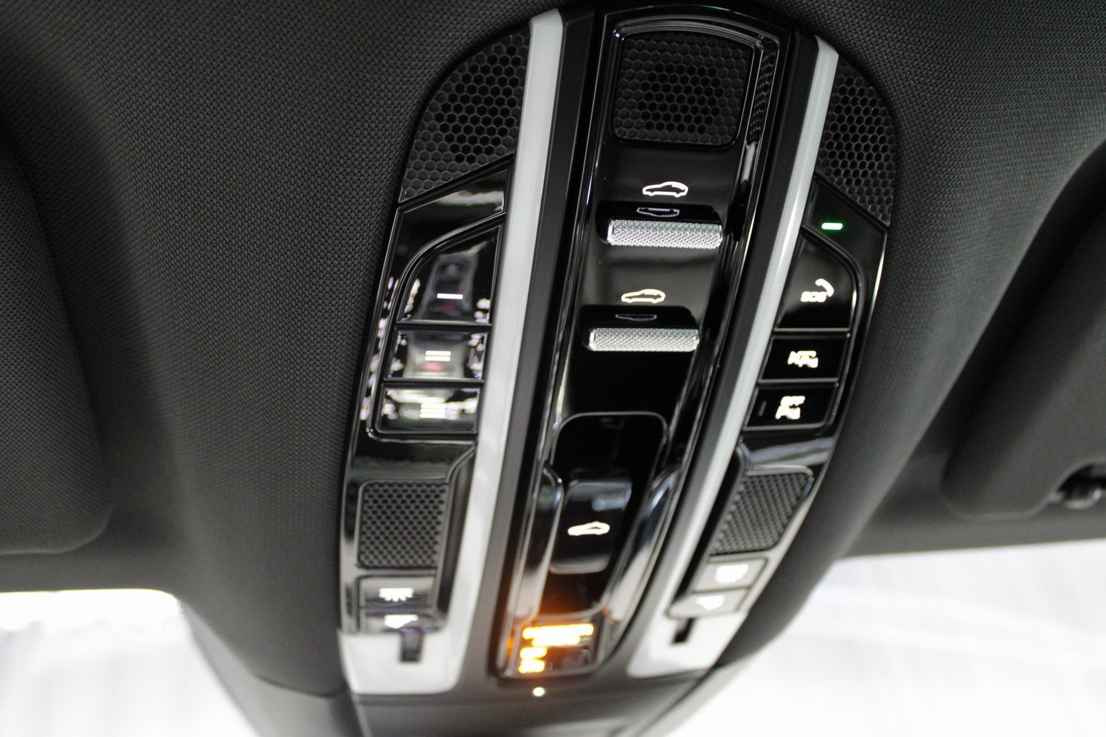 Certified 2023 Porsche Panamera 4 Platinum Edition w/ Assistance Package image 36