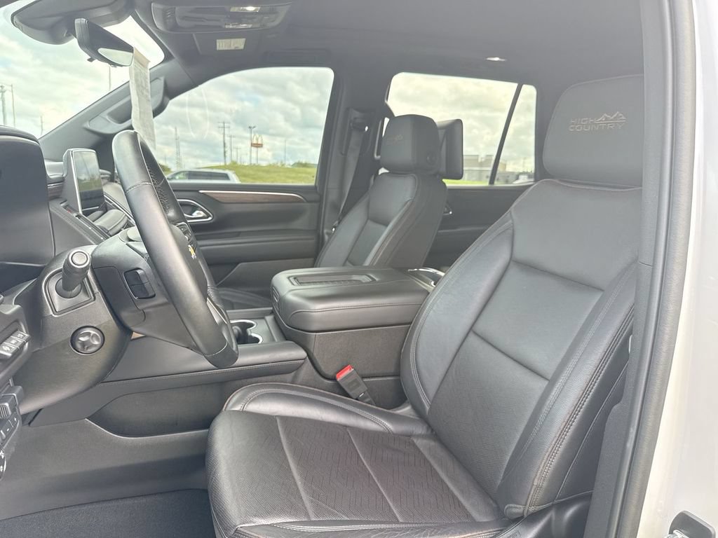 Used 2024 Chevrolet Tahoe High Country AWD/4WD image 24
