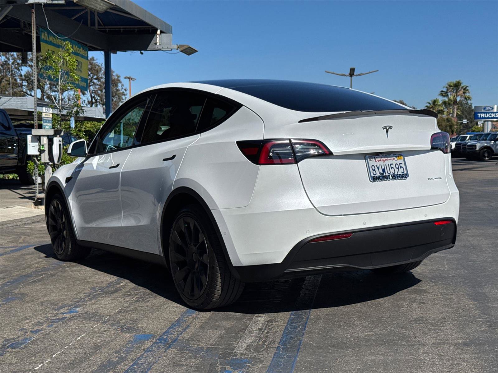 Used 2021 Tesla Model Y Long Range image 12