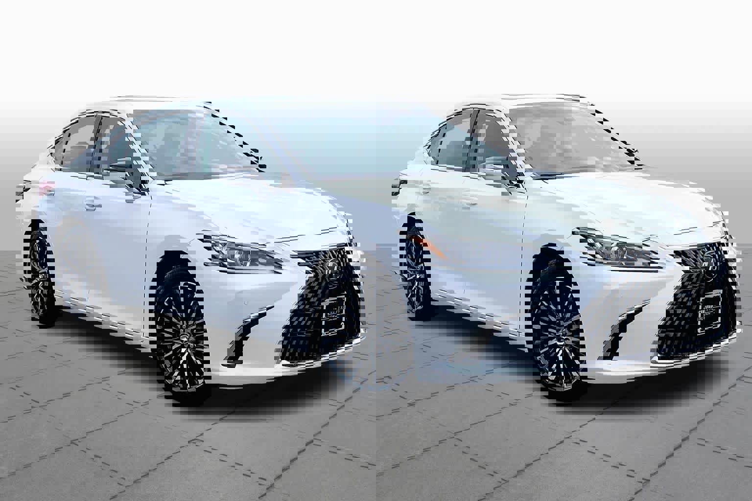 Certified 2025 Lexus ES 350 w/ Premium Package image 3