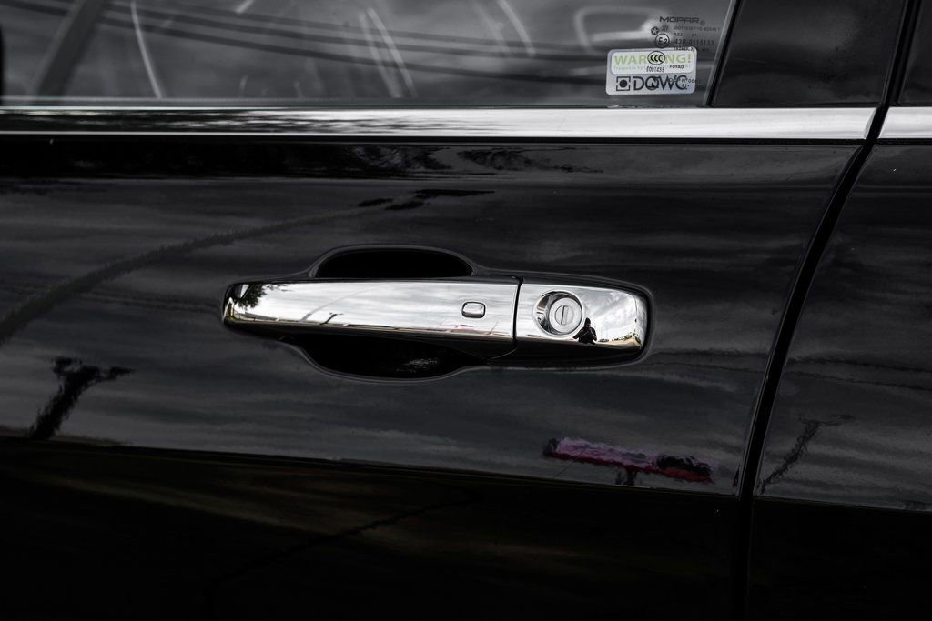 Used 2022 Jeep Grand Cherokee Limited w/ Tech Group image 52