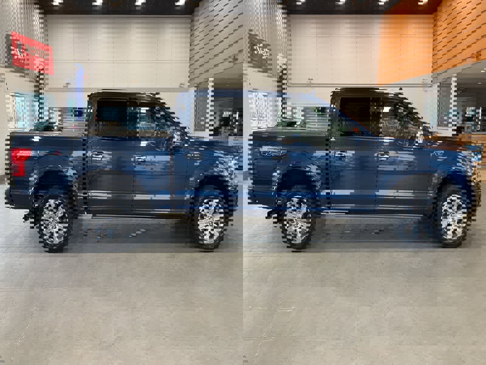 Used 2019 Ford F150 Platinum w/ Technology Package image 4