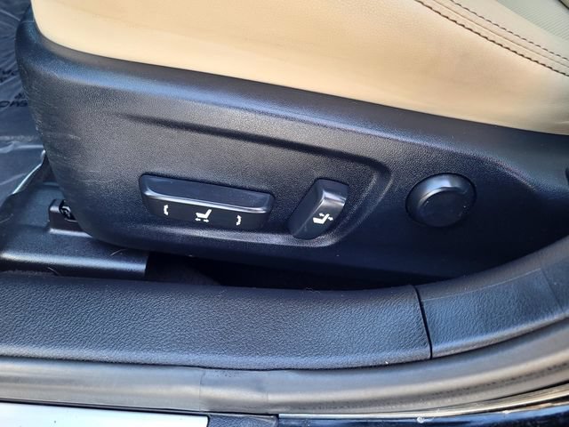Used 2016 Lexus IS 200t RWD image 11