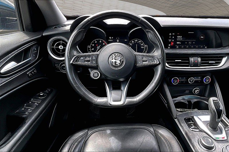 Used 2021 Alfa Romeo Stelvio Sprint w/ Nero Edizione AWD/4WD image 4