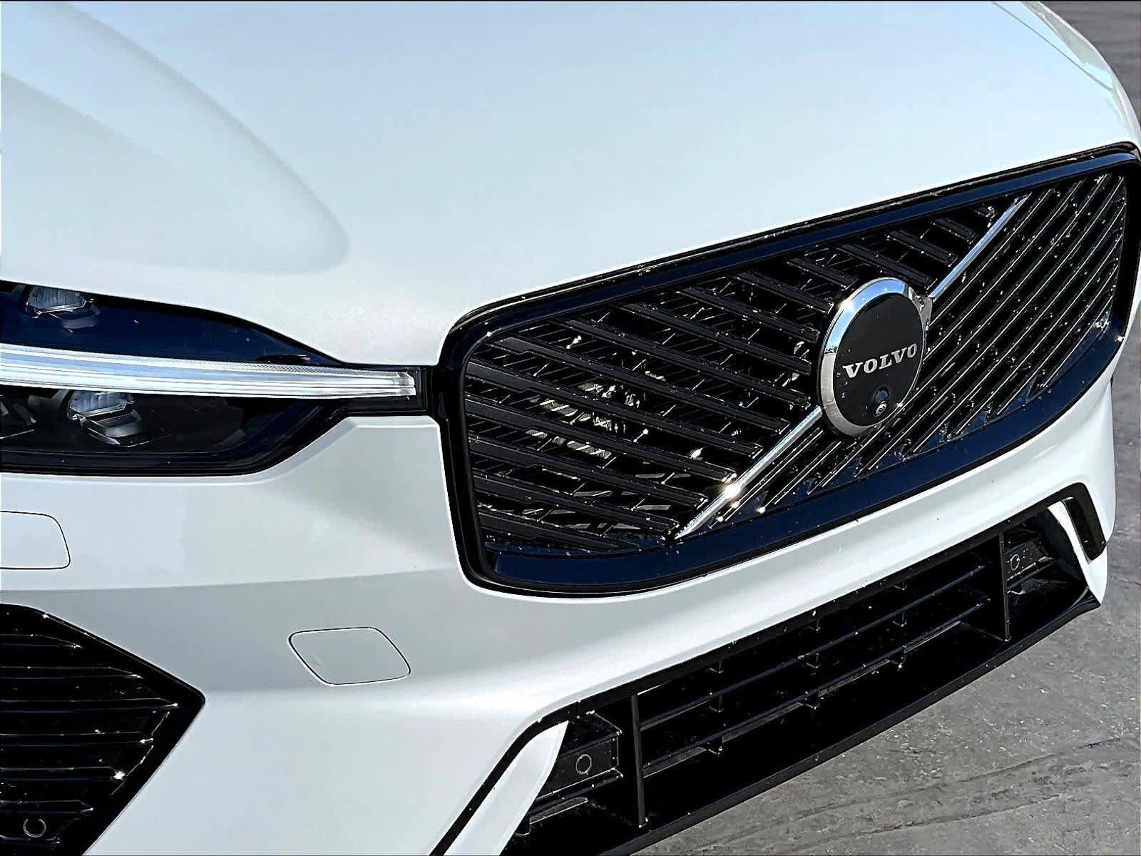 Used 2026 Volvo XC60 B5 Plus w/ Climate Package image 32