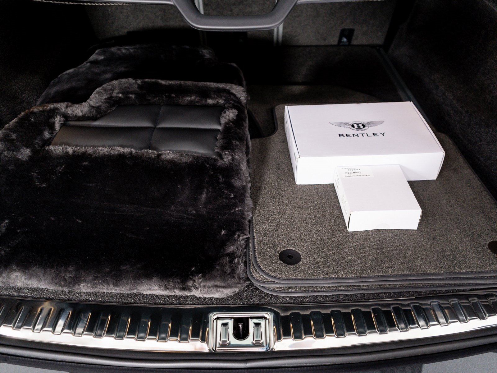 New 2025 Bentley Bentayga Extended Wheelbase image 47