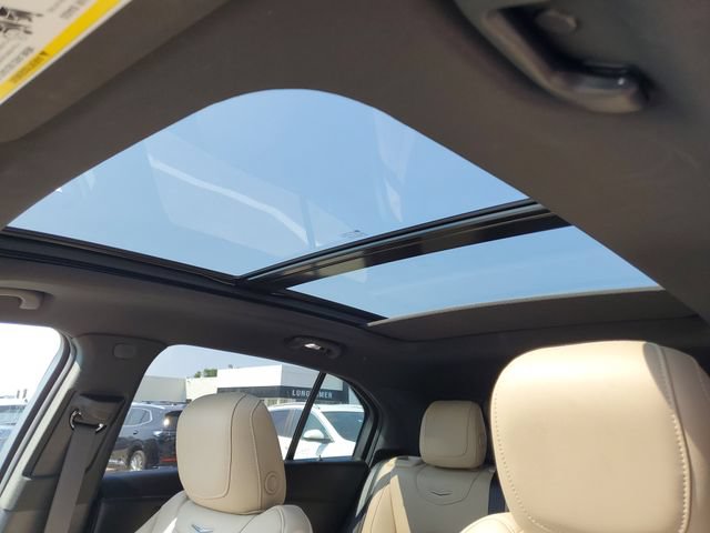 Used 2024 Cadillac XT4 Premium Luxury w/ Cold Weather Package AWD/4WD image 9
