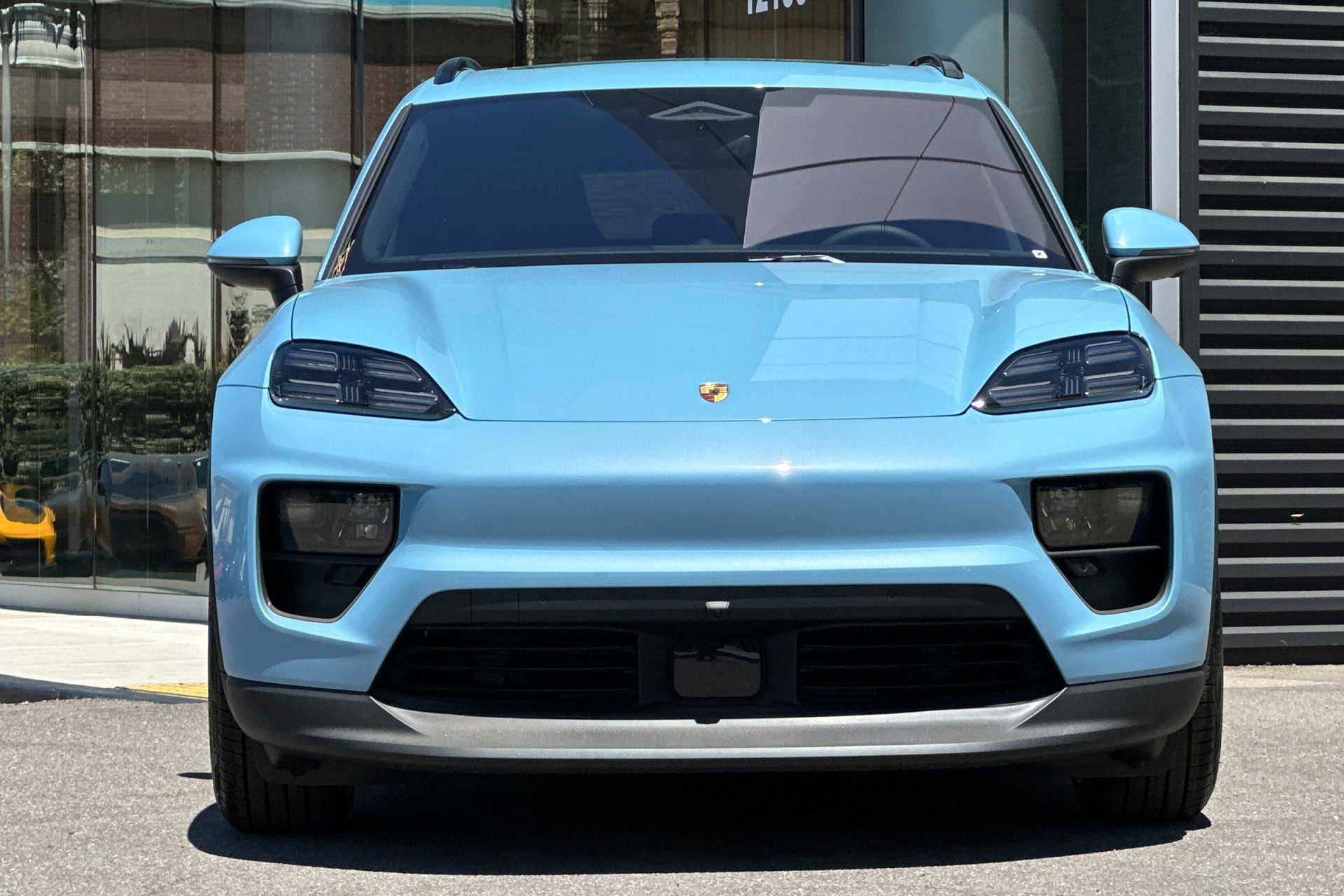 New 2025 Porsche Macan Electric image 11