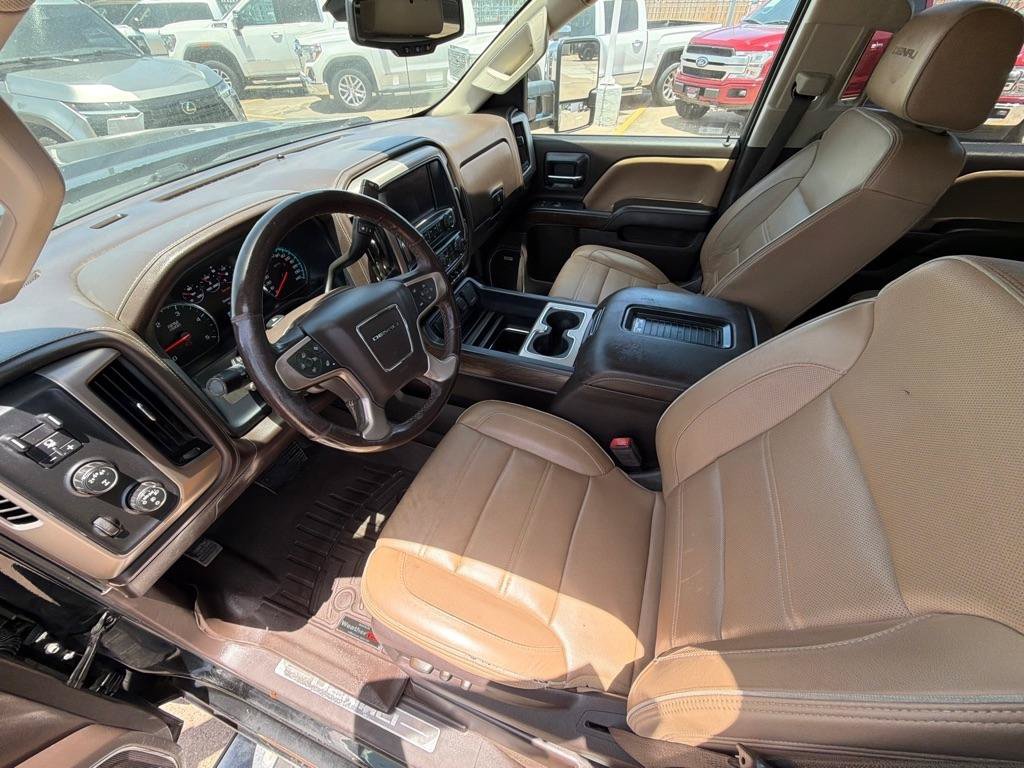 Used 2019 GMC Sierra 2500 Denali w/ Duramax Plus Package AWD/4WD image 16