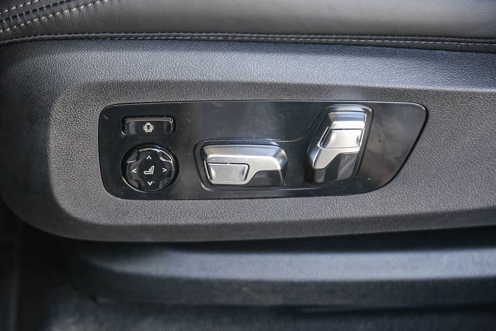 Used 2026 BMW X5 M60i AWD/4WD image 18