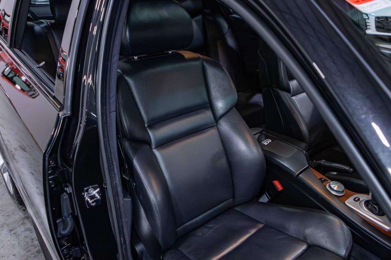 Used 2006 BMW M5 RWD image 32
