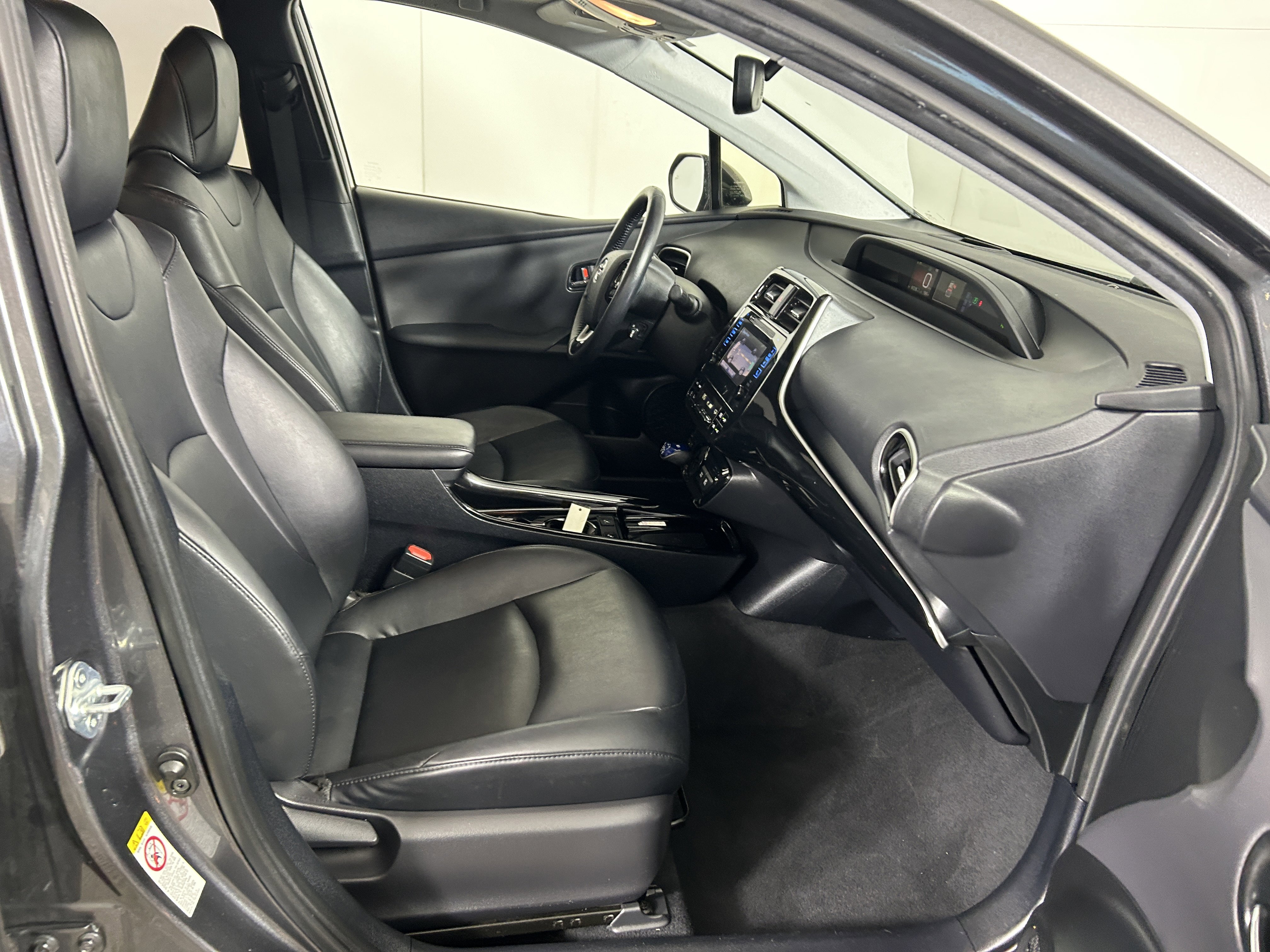 Used 2019 Toyota Prius XLE image 24