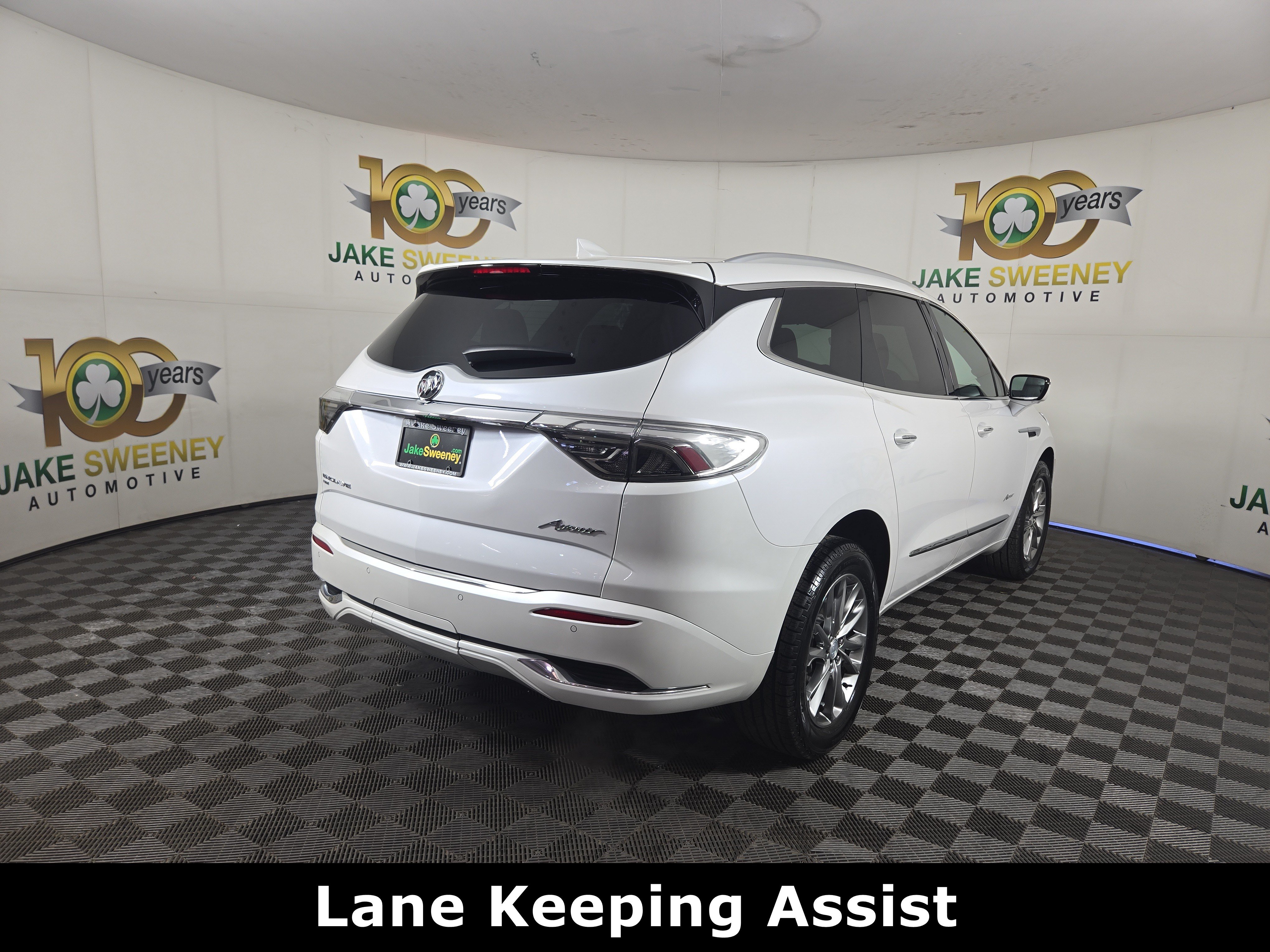 Certified 2022 Buick Enclave Avenir w/ Trailering Package, 5000 lbs. AWD/4WD image 9