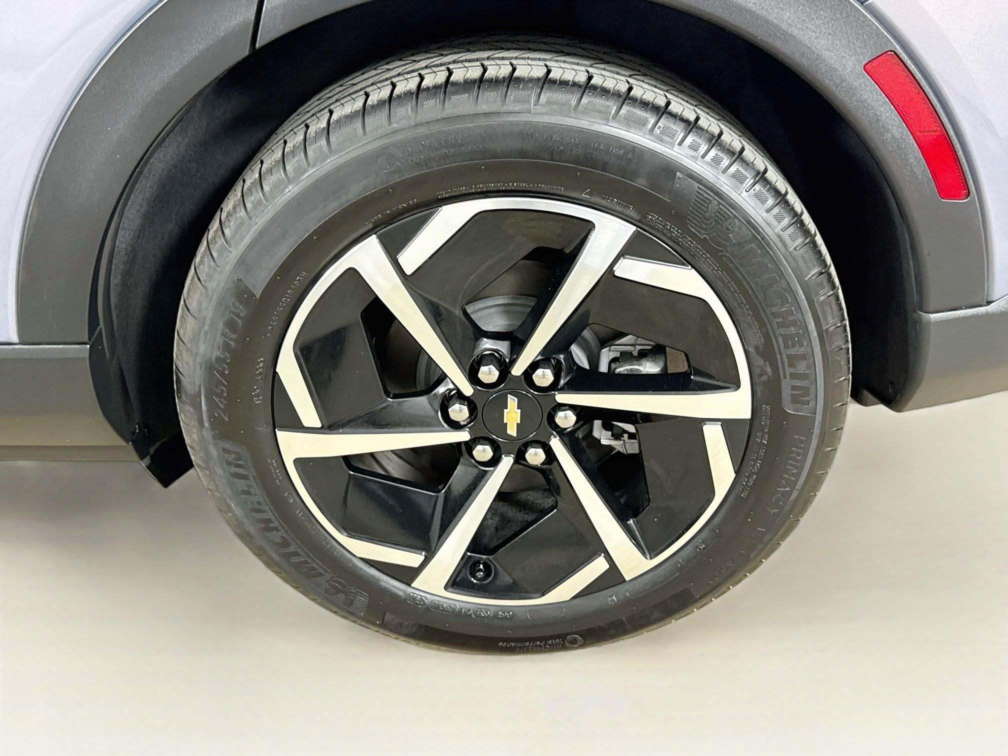 Used 2026 Chevrolet Equinox EV LT w/ LPO, All-Weather Mat Package FWD image 32