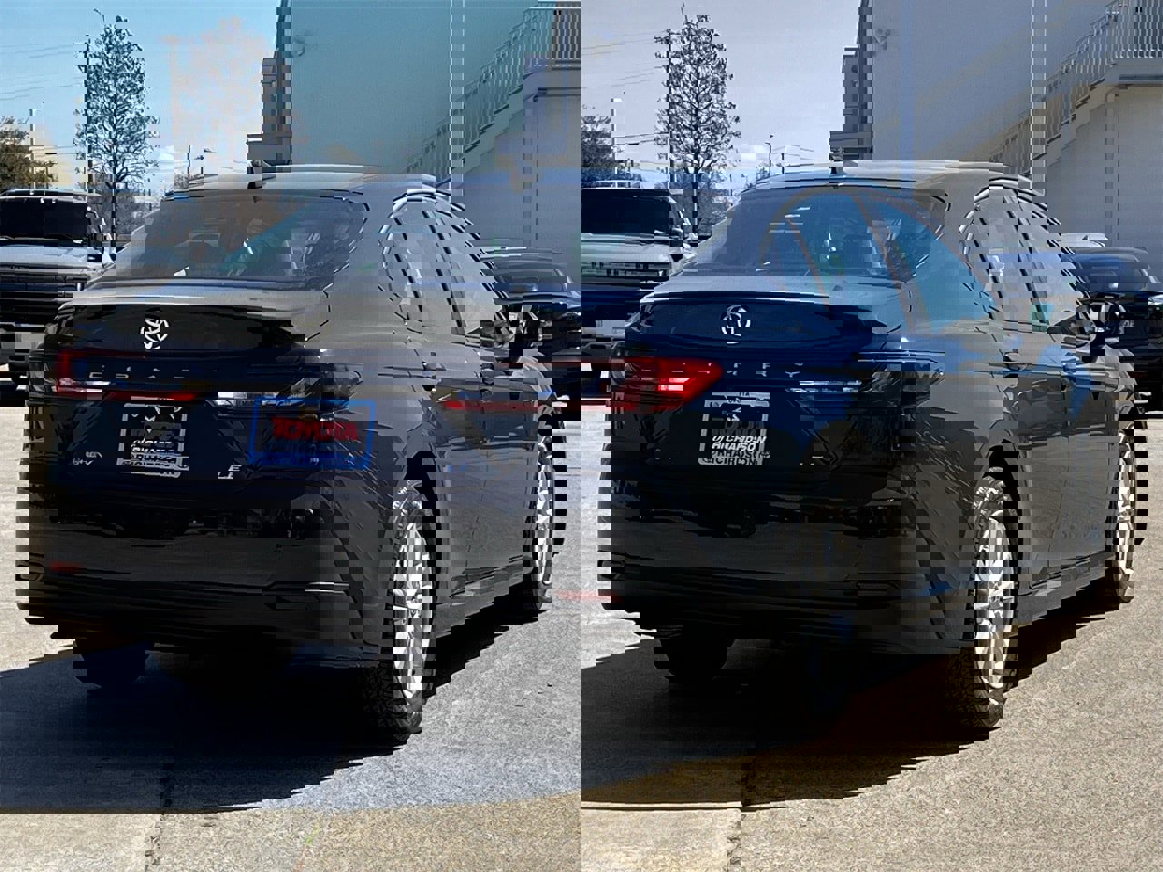 Used 2025 Toyota Camry LE image 4