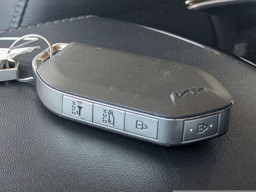 Used 2024 Kia Telluride EX w/ EX Captain's Chair Package image 41