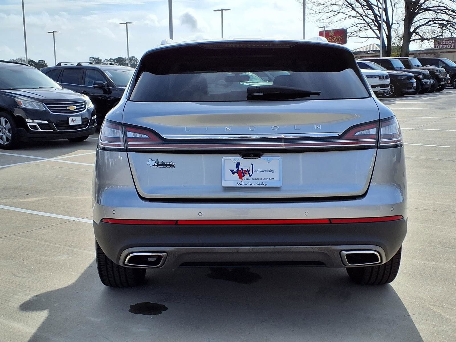 Used 2022 Lincoln Nautilus Reserve w/ Luxury Package image 7