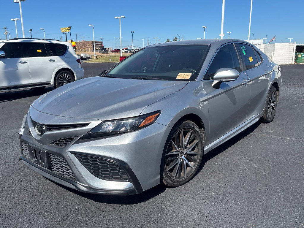 Used 2023 Toyota Camry SE FWD image 1